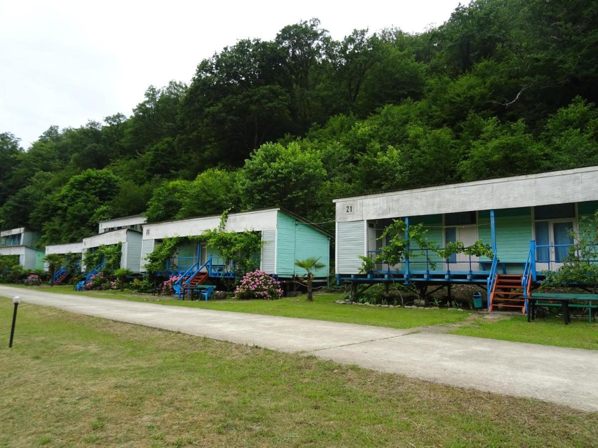 Золотая Бухта База Отдыха Pizunda Exterior photo